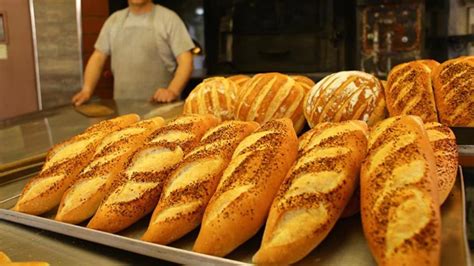 Istanbulda ekmeğin fiyatı